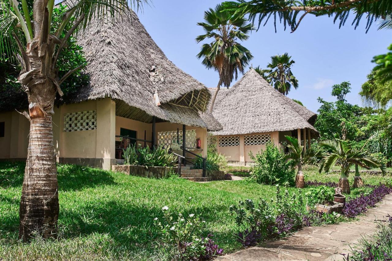 Coral Beach Resort Diani Beach Ngoại thất bức ảnh