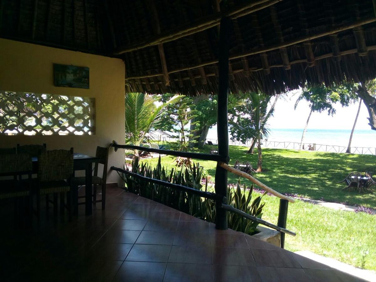 Coral Beach Resort Diani Beach Ngoại thất bức ảnh